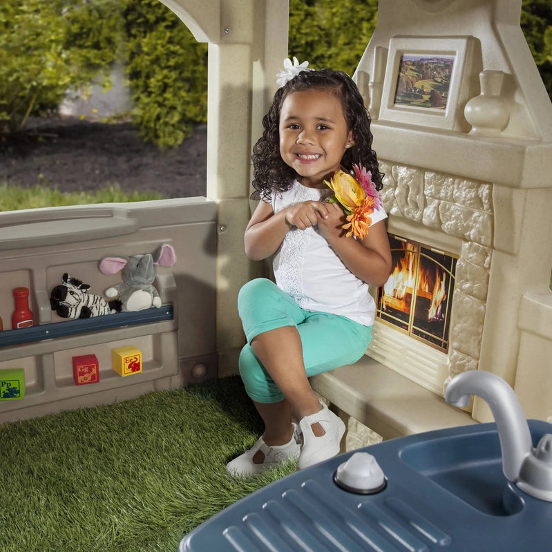 Step2 Charming Cottage Playhouse