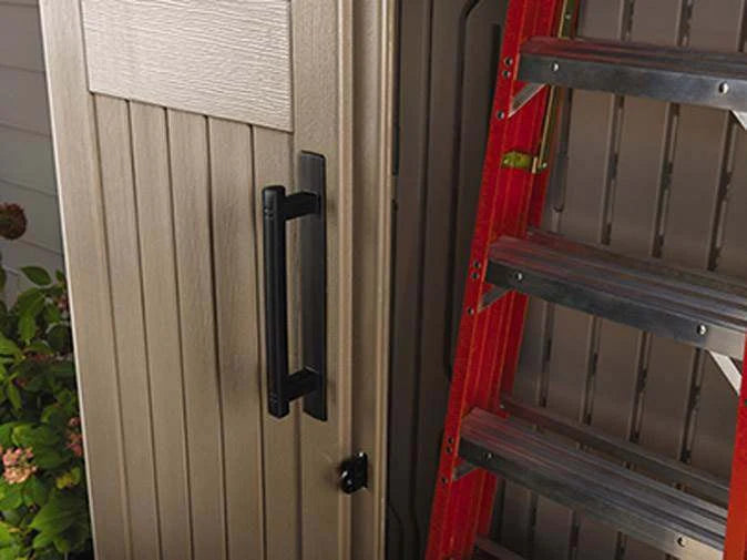 Rubbermaid Garden Shed, Model 2025, 52 Cu. Ft., Approx. 1.47 m3, Weatherproof, Lockable Doors
