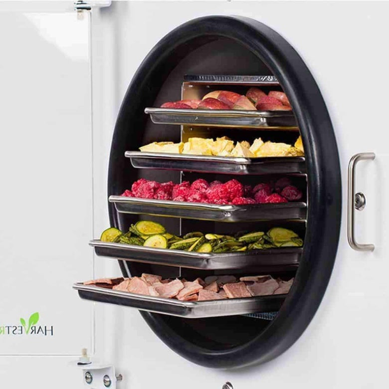 Harvest Right Medium Freeze Dryer With Mylar Starter Kit