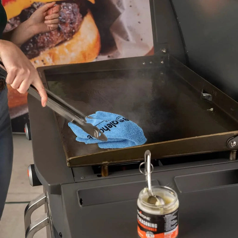 28 In. Blackstone Griddle 2080 With Hood XL Griddle Original 3-Burner Outdoor Flat Top Grill, With Blackstone Griddle Accessories, Seasoning