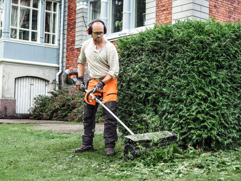Husqvarna 970545001 330LK 28-cc 2-cycle 20-in Straight Shaft Gas String Trimmer With Attachment Capable And Edger Capable